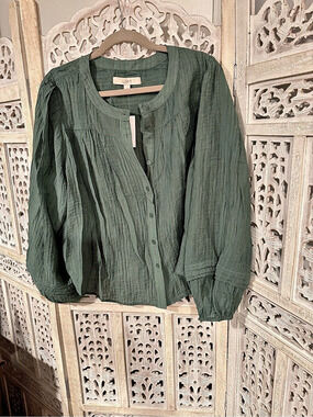 LOFT Textured Button Front Blouse in Green Size Large NWT